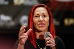 LR_SHOBOX-WEIGH IN-CRIS CYBORG-TRAPPFOTOS-08032017-9220