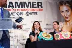 LR_SHO-SHIELDS VS HAMMER PRESSER-CHRISTINA HAMMER-TRAPPFOTOS-02262019-4108